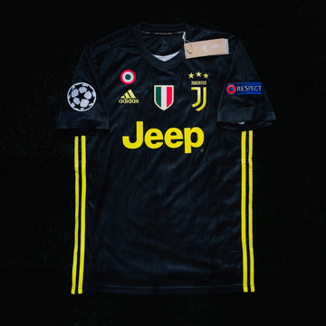 Juventus away 18/19